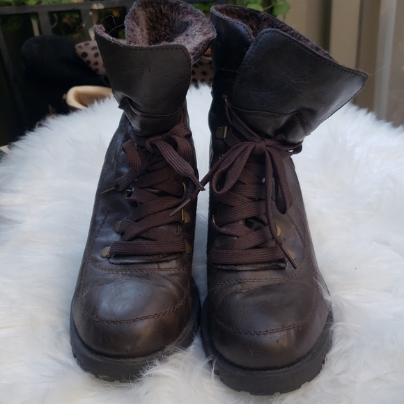 Relativity Chocolate Brown boots 9M - Picture 2 of 8